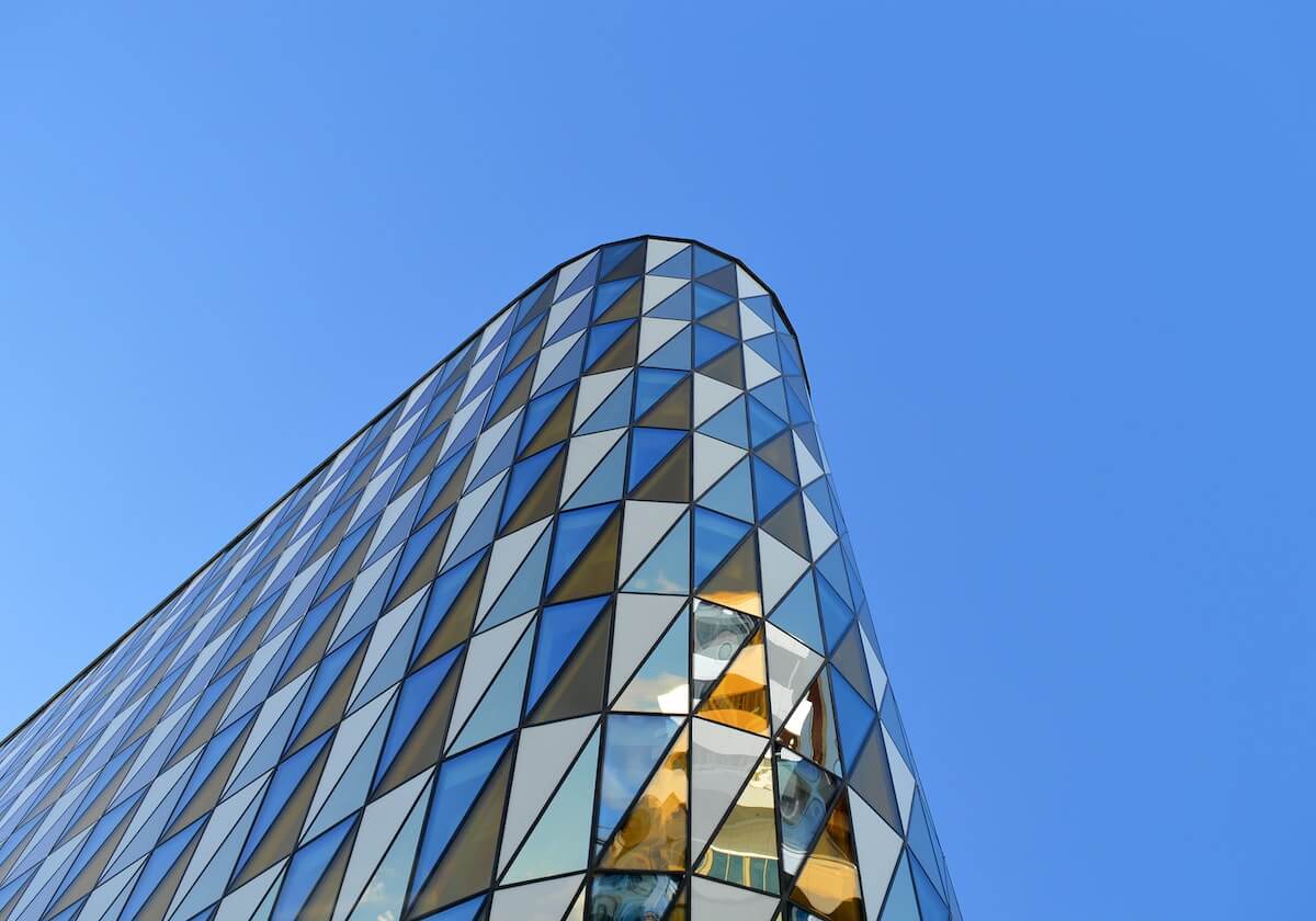 九游手机版：指尖上的游戏新纪元